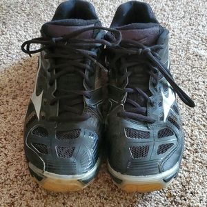 Mizuno volleyball shoes
